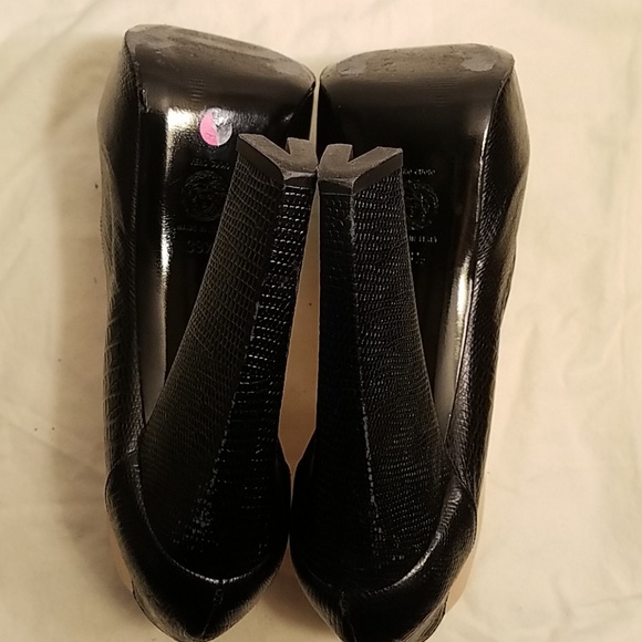 VERSACE BLACK LEATHER PUMPS - Picture 4 of 8